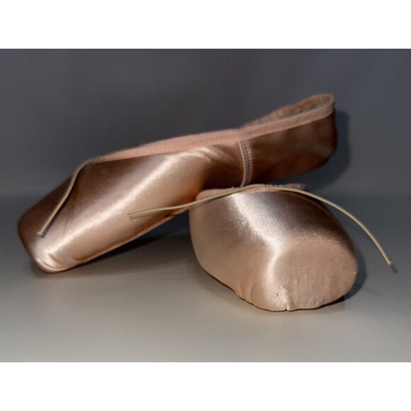 Suffolk Silhouette Pointe Ballet Shoes NEW 8 XXX Standard England Women’s US 10 - Picture 1 of 11